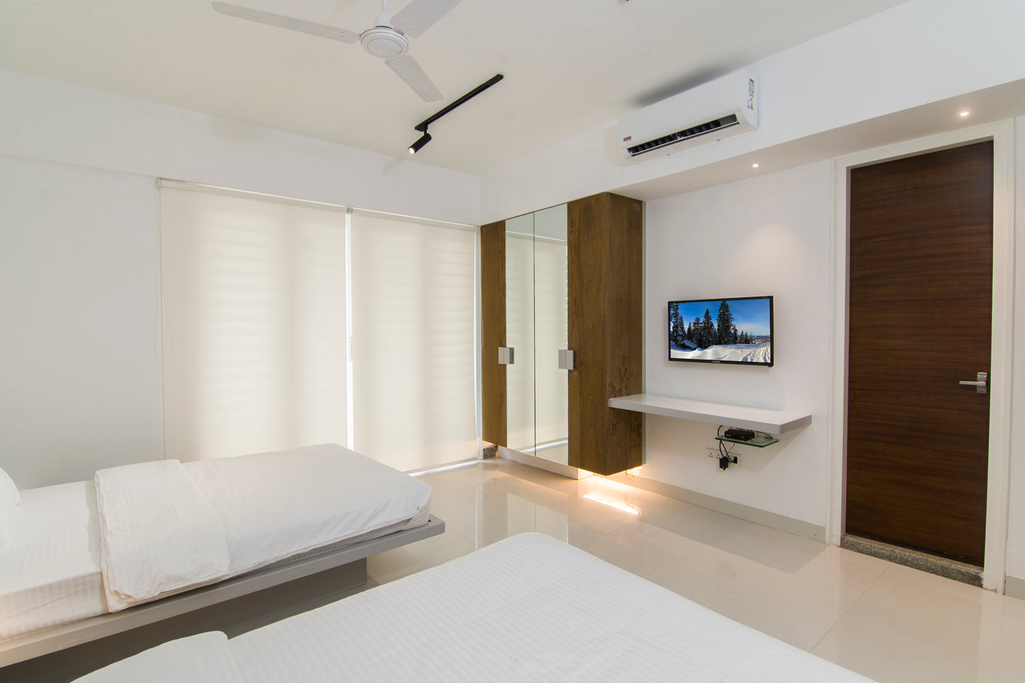 Flamingos Service Apartment