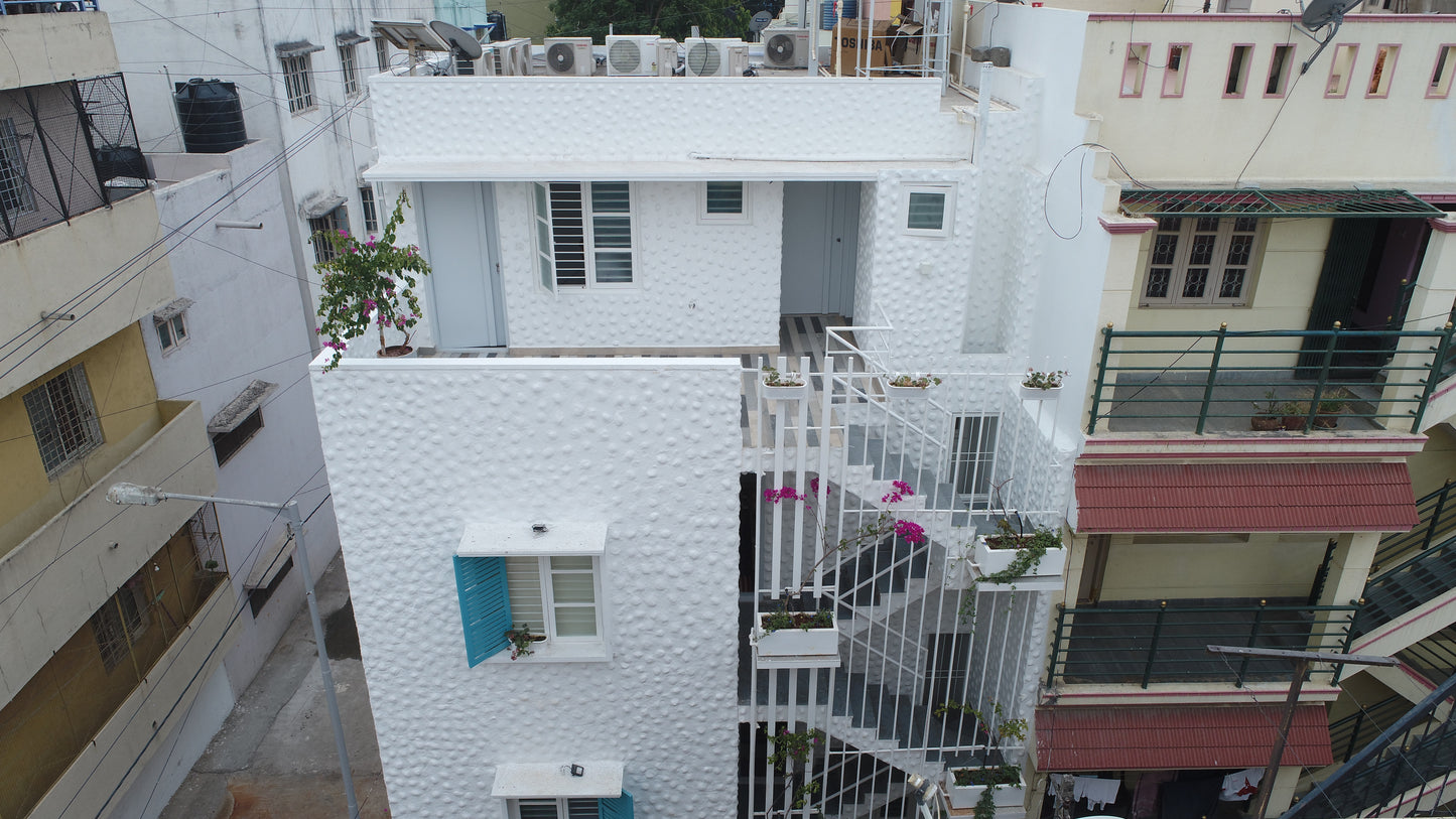 Studio 421 service apartment