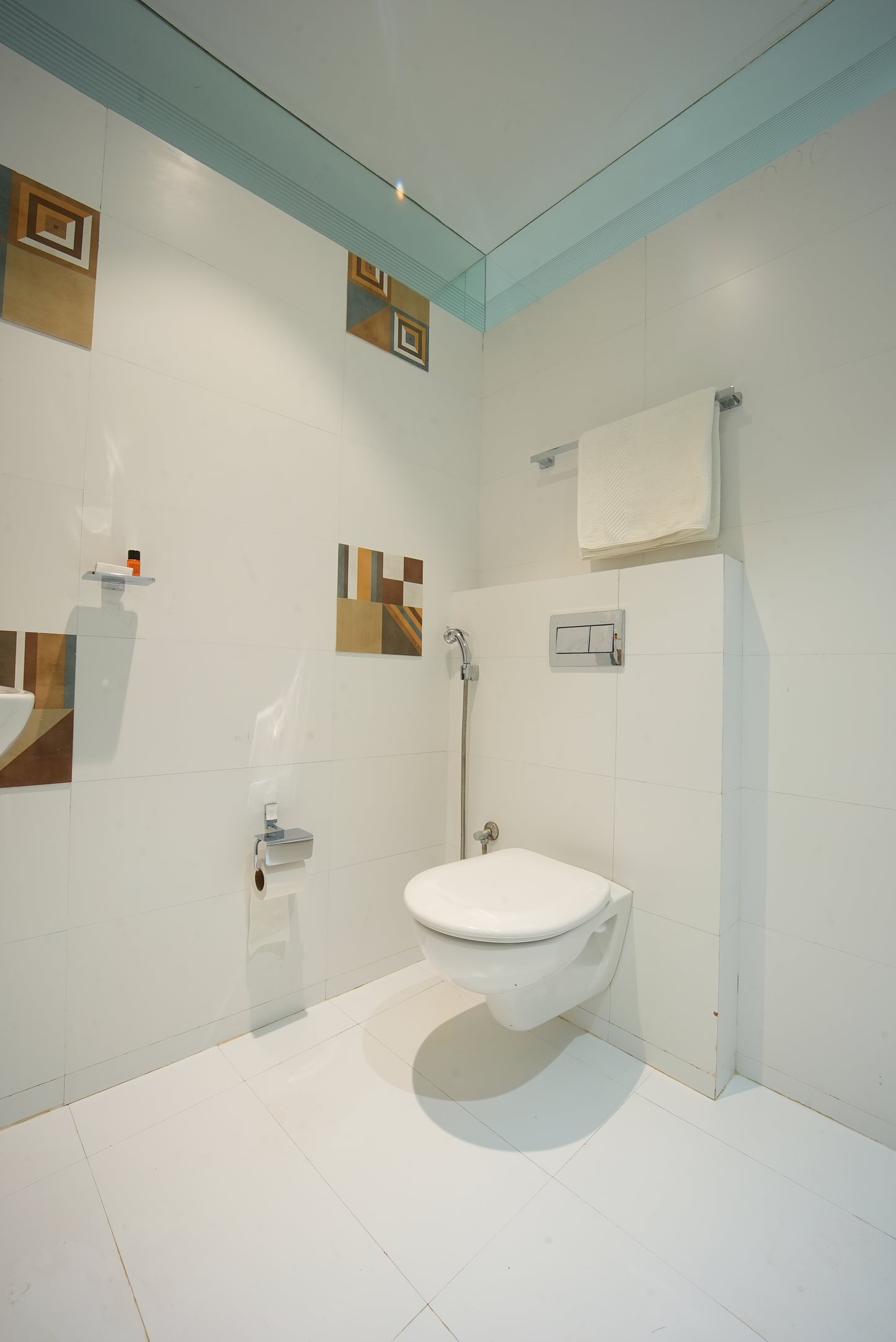 Studio 421 service apartment