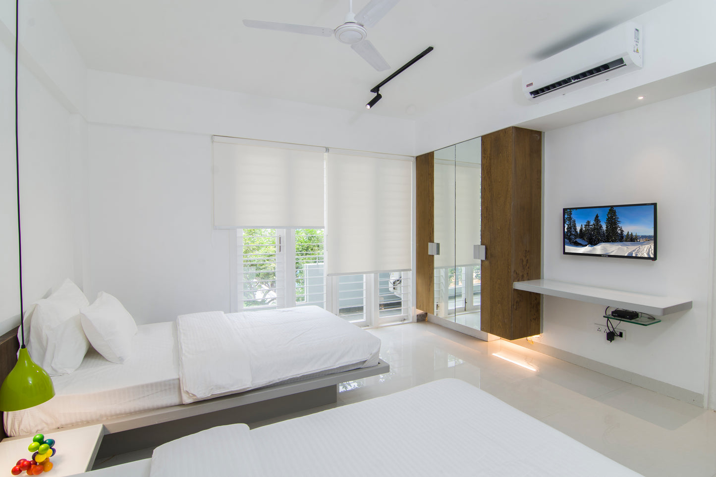 Flamingos Service Apartment